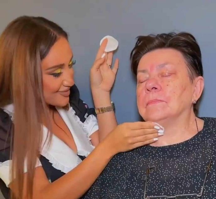 La transformation incroyable d'une femme handicapée par la maquilleuse celebre mérite notre attention spéciale