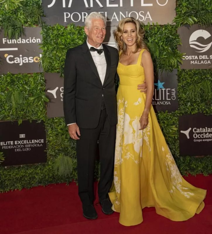 «Comme une petite-fille pour lui»: Les photos de Richard Gere avec sa jeune épouse sont devenues une source de discussions