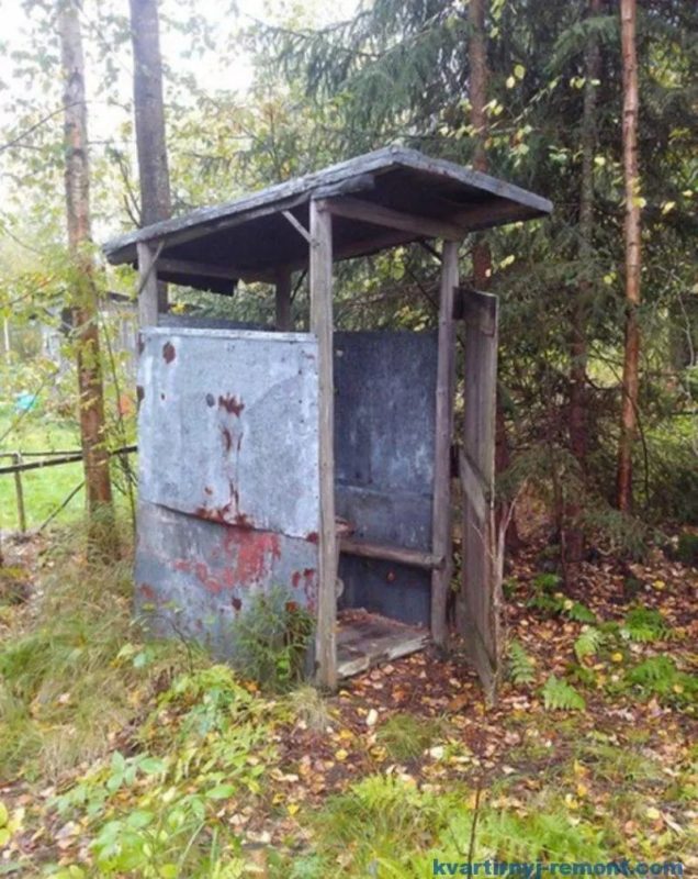Un homme a transformé des toilettes publiques délabrées et a attiré l'attention de tout le monde avec les résultats finaux