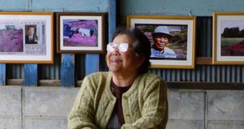 Ce grand-père ferait tout pour voir un seul sourire sur le visage de sa femme