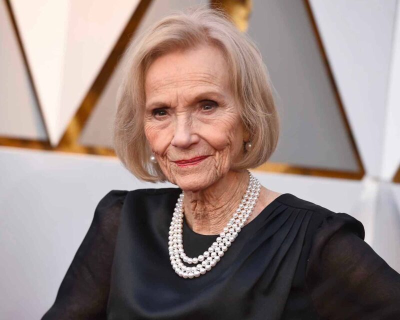 «Joyeux 99ème anniversaire!» C'est ce qui est arrivé à la légende de l'âge d'or d'Hollywood