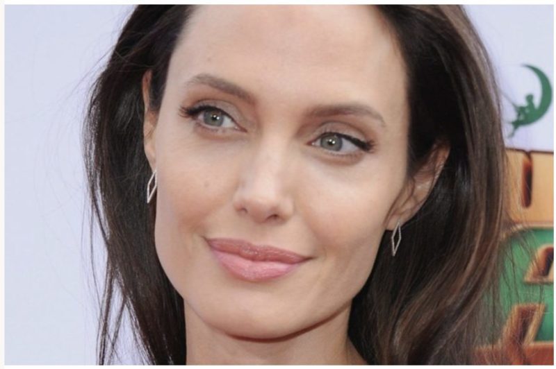 "Ça s'envolera avec le vent" : Jolie, pesant 43 kilos, a surpris les fans avec de nouvelles photos avec sa fille