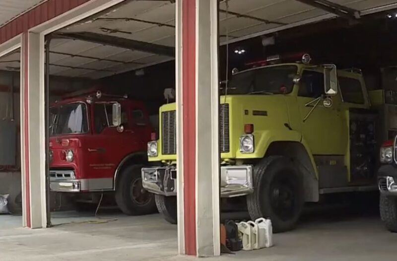 Un homme de 91 ans engagé envers sa communauté fait un don de 500 000 $ au service d'incendie de sa petite villeun-homme-de-91-ans-engage-envers-sa-communaute-fait-un-don-de-500-000-au-service-dincendie-de-sa-petite-ville