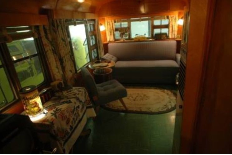 Il a découvert une caravane vieille de 63 ans dans le garage de ses grands-parents