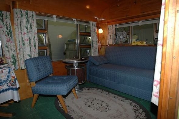 Il a découvert une caravane vieille de 63 ans dans le garage de ses grands-parents