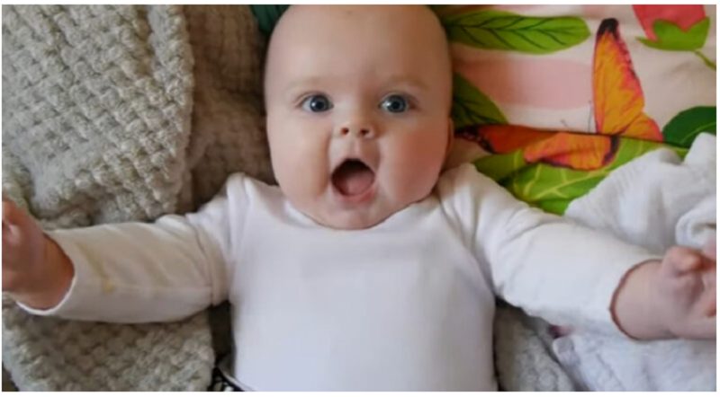 Le rire contagieux de bébé Isla et son lien ludique avec maman égayeront votre journée.