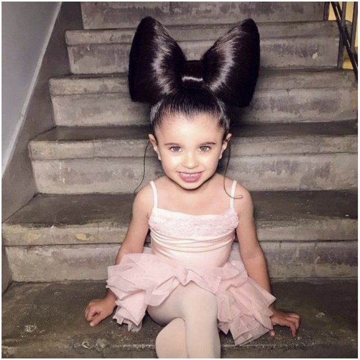 Une petite fille a conquis Internet avec ses magnifiques cheveux et ses photos sont devenues virales