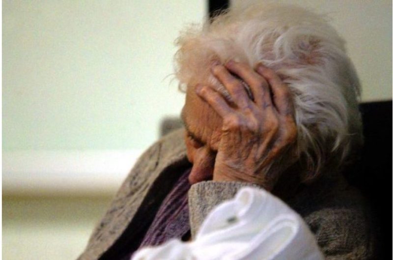 Il a emmené sa mère à la maison de retraite : elle lui a demandé quelque chose d'inattendu