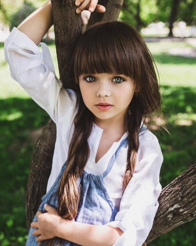 «La fille Barbie d'hier et d'aujourd'hui!» Voici ce qui est arrivé à la fille aux allures de poupée et à quoi elle ressemble et vit aujourd'hui