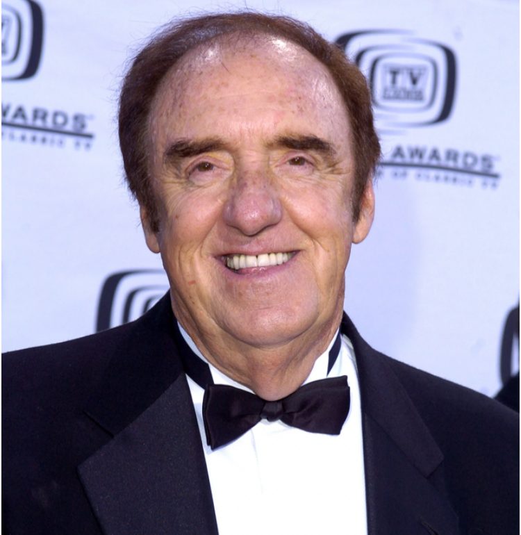 Jim Nabors vivait dans une maison de 12 millions de dollars à Hawaï avec son mari de 18 ans son cadet, une liaison qu'il a gardée secrète pendant 38 ans