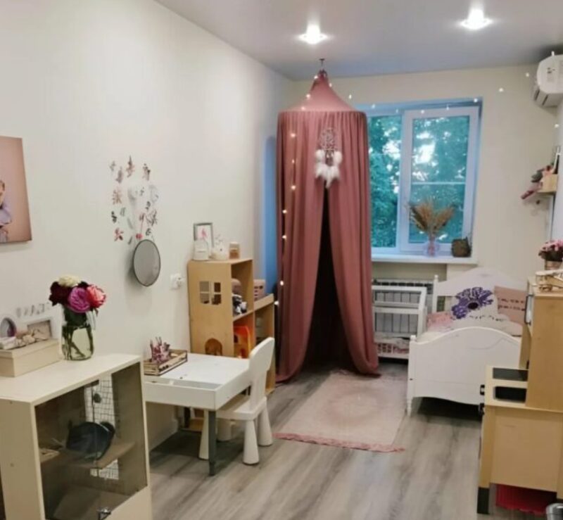 Cette jeune fille a rénové son appartement en le transformant en une maison de ses rêves
