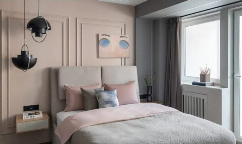 Des jeunes mariés ont acheté un vieil appartement et ils l'ont entièrement rénové
