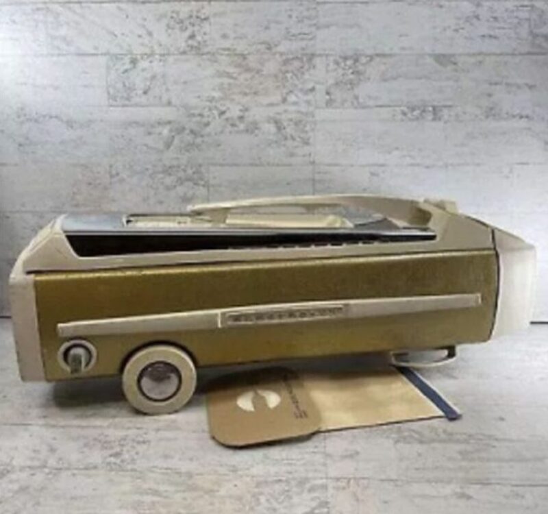 Un objet intéressant, qui vient de l'ancienne époque et dont le but d'utilisation est impossible de deviner