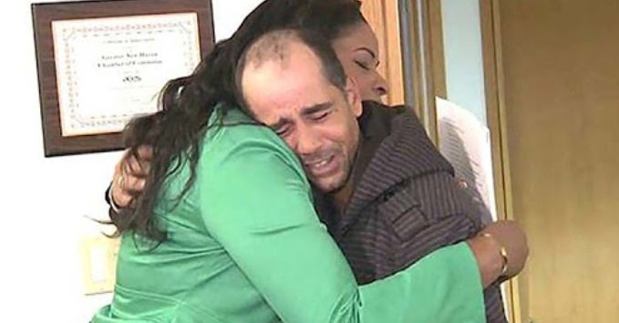 Un sans-abri a trouvé un chèque de 10 000 dollars et il a décidé de le rendre à sa propriétaire