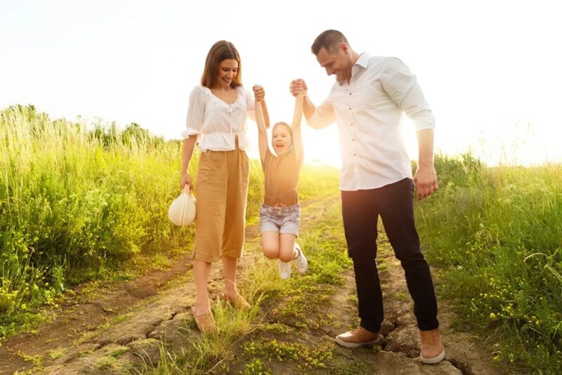 Un jour, ma fille m'a avertie de ne pas faire confiance à mon mari, et ce que j'ai découvert m'a bouleversée