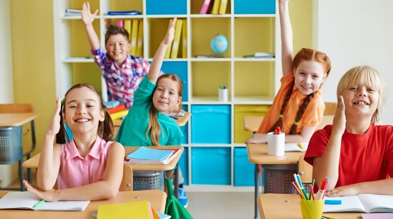 Une élève prenait discrètement de la nourriture dans la cantine : quand j'ai découvert pourquoi elle faisait cela, j'étais choquée