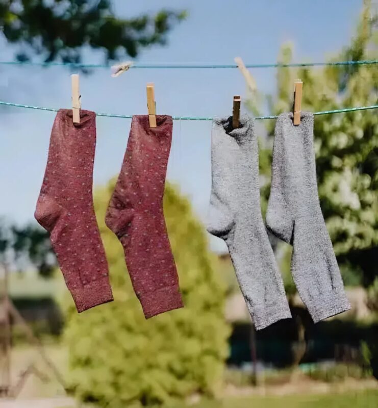 Mon fils prenait mes chaussettes en cachette, et lorsque j'ai découvert pourquoi, j'ai été vraiment étonné