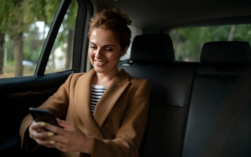 Le chauffeur de mon taxi m’a révélé une vérité sur ma mère à laquelle je n’étais pas préparée