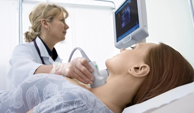 Lors de mon dernier examen prénatal, le médecin m'a dit de rentrer et de rester à l'écart de mon mari