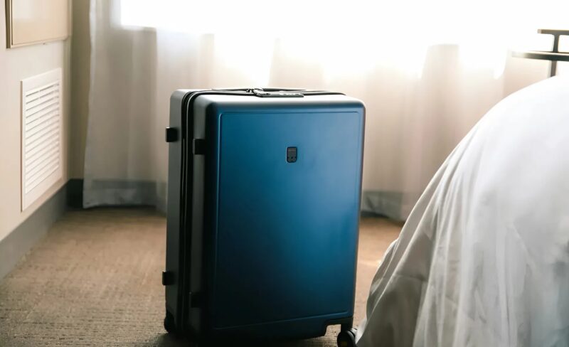 J'ai vu ma belle-mère fouillée dans ma valise avant un voyage d'affaires et puis d'y mettre quelque chose